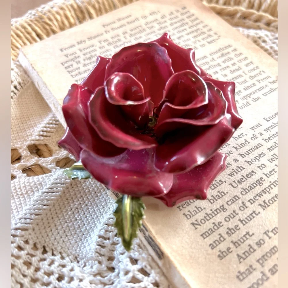 Vintage 3 Dimensional Large Red Rose 🌹 Metal Brooch Pin Mid Century 50’s 60’s